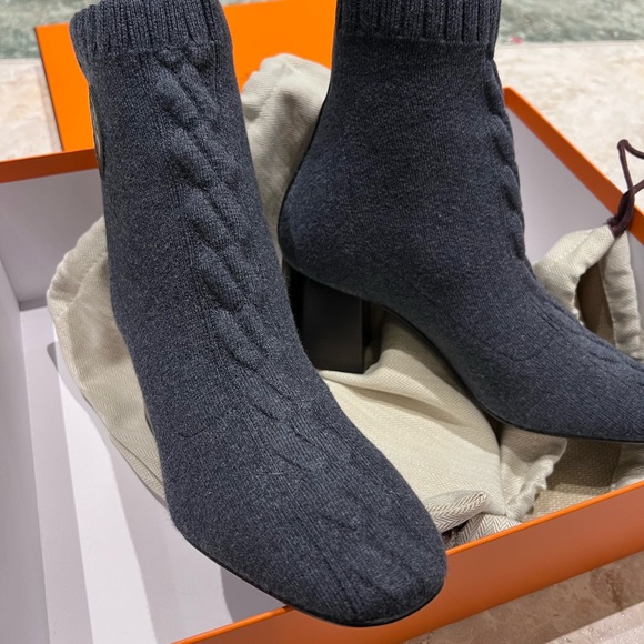 Authentic Brandnew Hermes Volver 60 boots size 37 - Picture 4 of 5